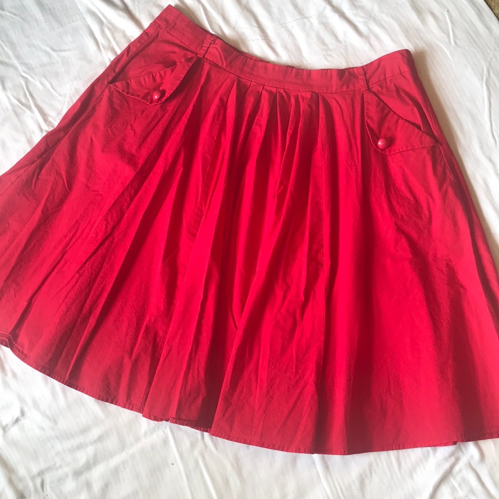 Vintage red skirt with pockets